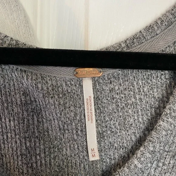 Free people long tshirts with side slits (M) - Picture 4 of 6